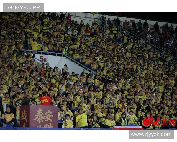 一位球员在比赛中独自打入五球创下个人新纪录引发全场欢呼 一位球员在比赛中独自打入五球创下个人新纪录引发全场欢呼