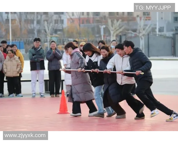 团结协作与激情碰撞足球团队运动的魅力与价值探讨 团结协作与激情碰撞足球团队运动的魅力与价值探讨