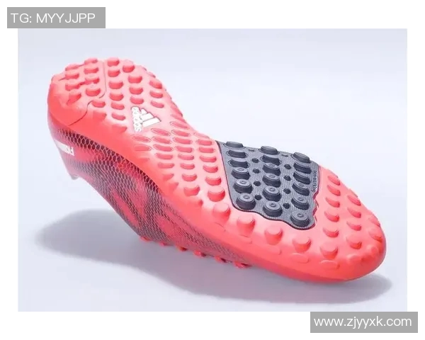 大学足球课必备足球鞋选择指南助你提升球场表现与舒适度